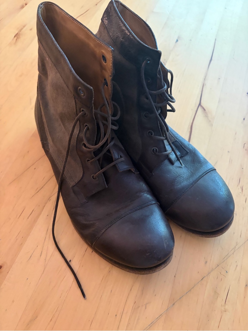 Men’s Lace-Up Ankle Boots in Dark Brown